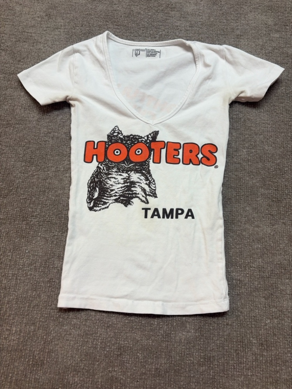 Hooters Tampa V Neck Tee XXS White Graphic T Shirt Owl Logo Fitted 0862